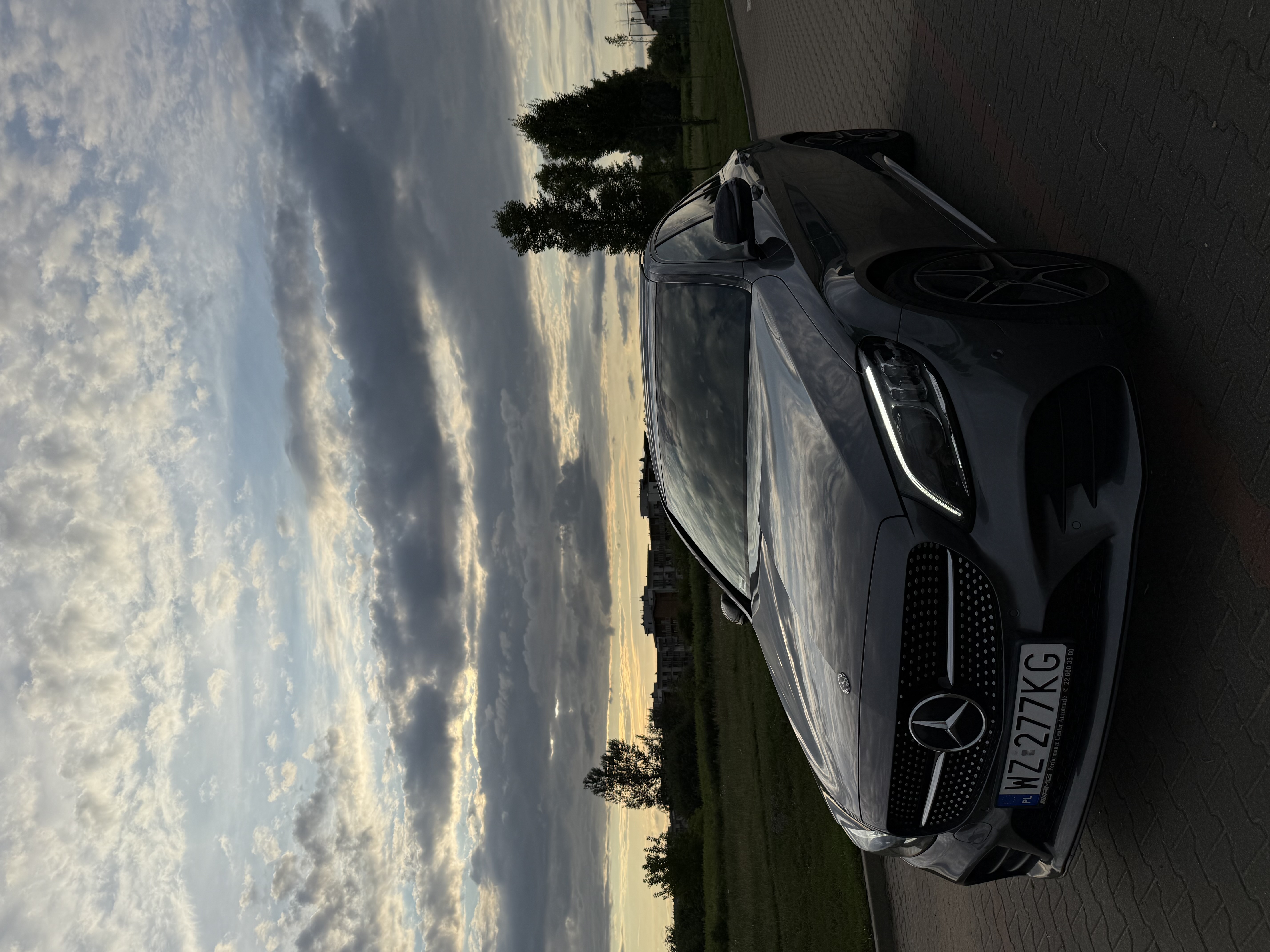 Mercedes C-Class z zewnątrz